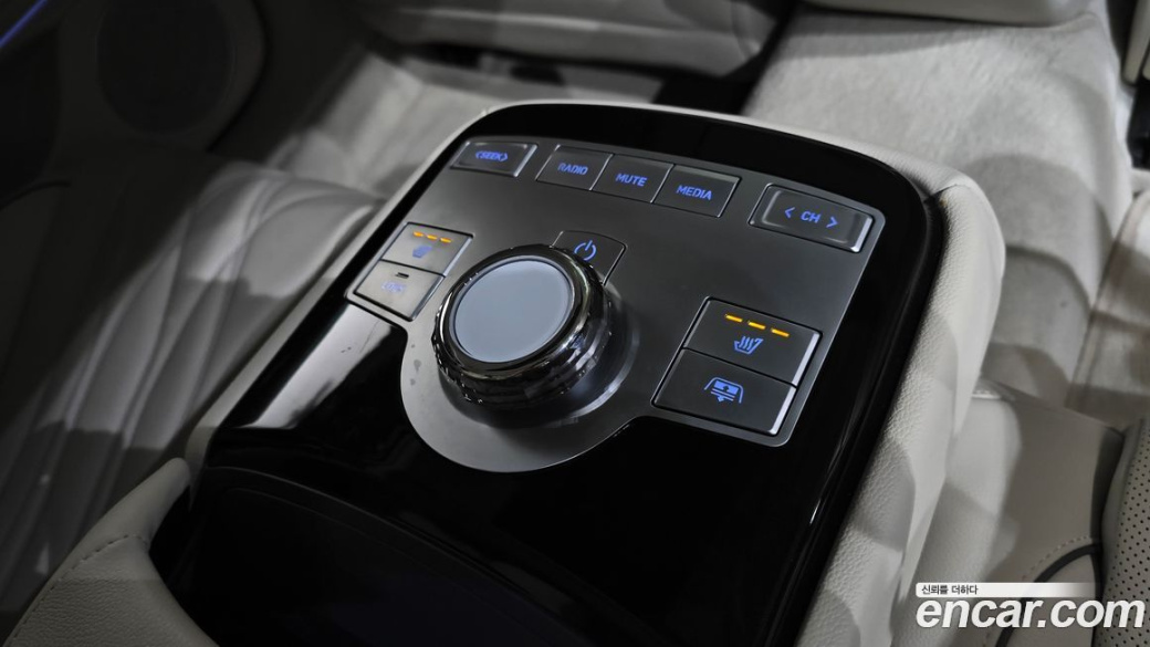 Genesis G80 Gasoline 2.5 Turbo AWD, 2025