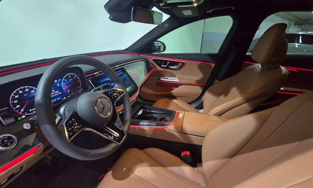 Mercedes-Benz E-Class E220d 4MATIC Exclusive, 2025