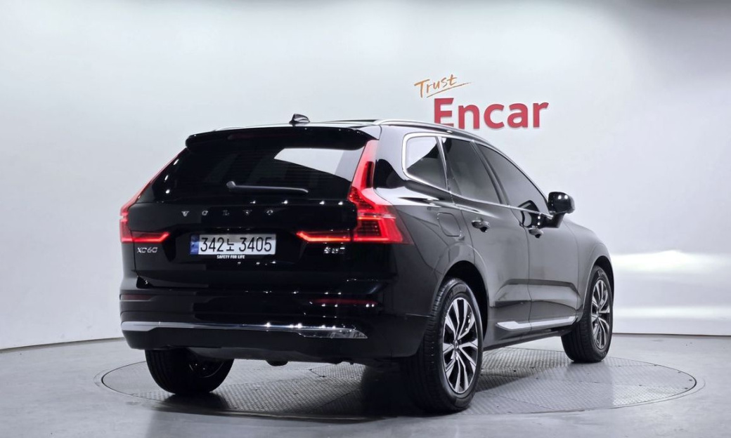 Volvo XC60 B5 Ultimate Bright, 2024