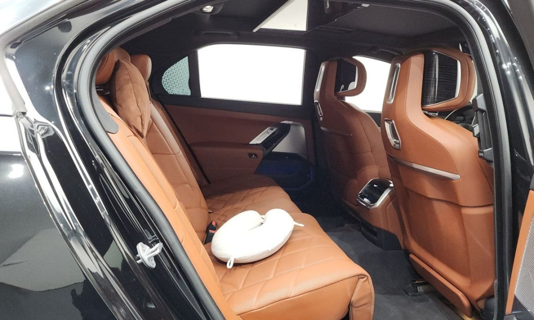 BMW 7-Series 740i xDrive M Sport, 2025