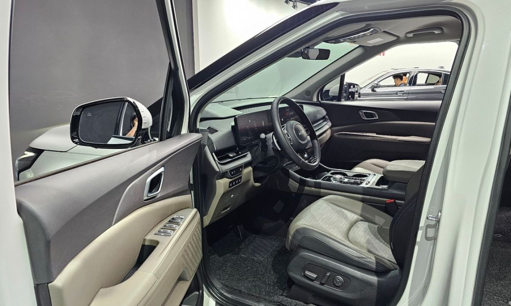 Kia Carnival 7-Seater Noblesse, 2024