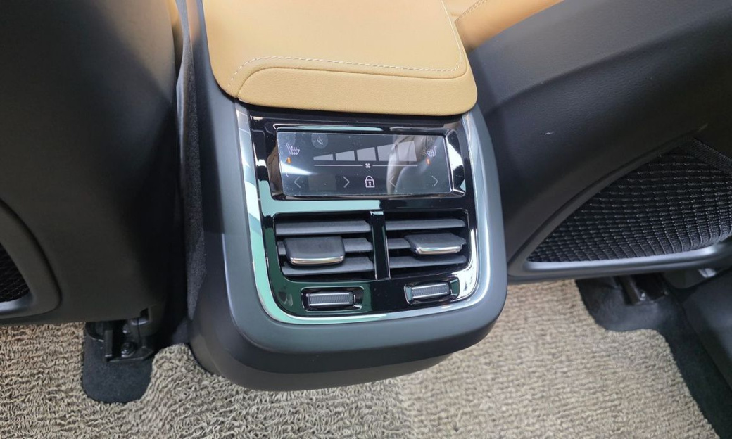 Volvo XC60 B5 Inscription, 2022