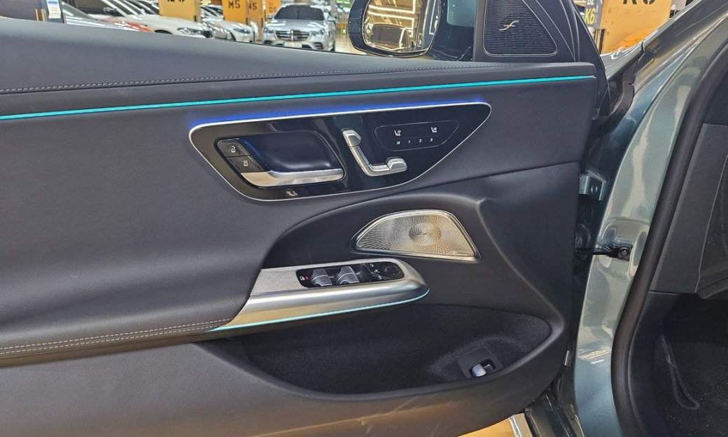 Mercedes-Benz E-Class E300 4MATIC Exclusive, 2024