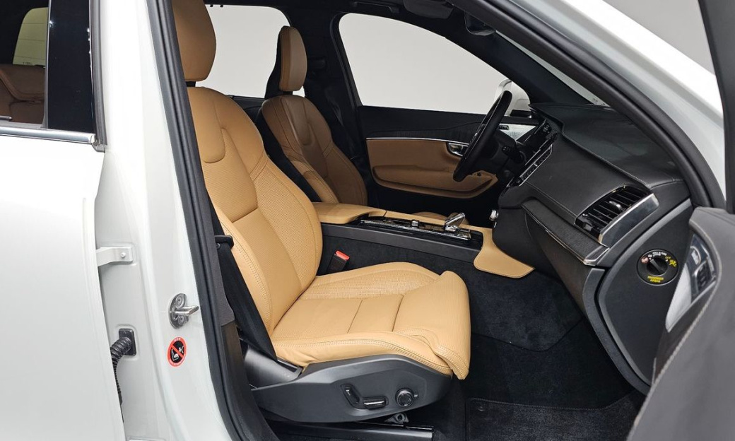 Volvo XC90 B6 Ultra Bright, 2025