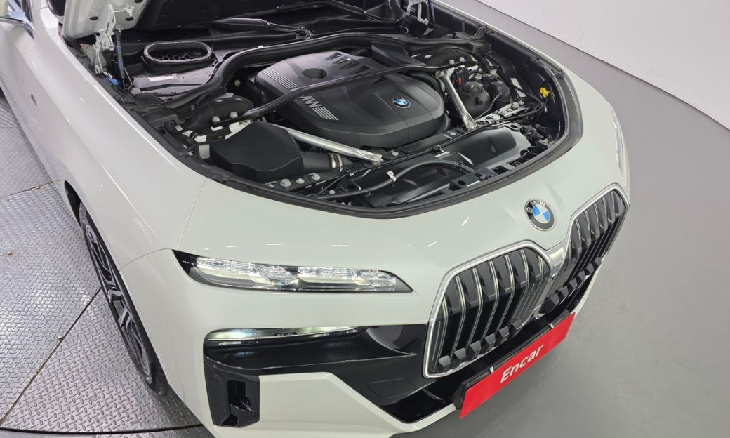 BMW 7-Series 740i xDrive M Sport, 2024