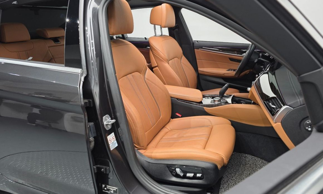 BMW 5-Series 520i M Sport, 2022