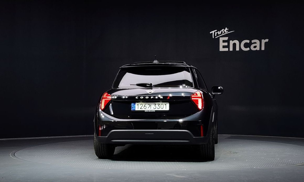 Mini Cooper Favoured, 2025