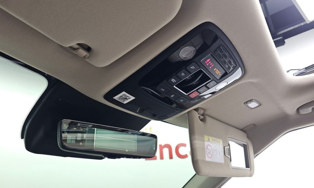 Kia Carnival 7-Seater Gravity, 2024