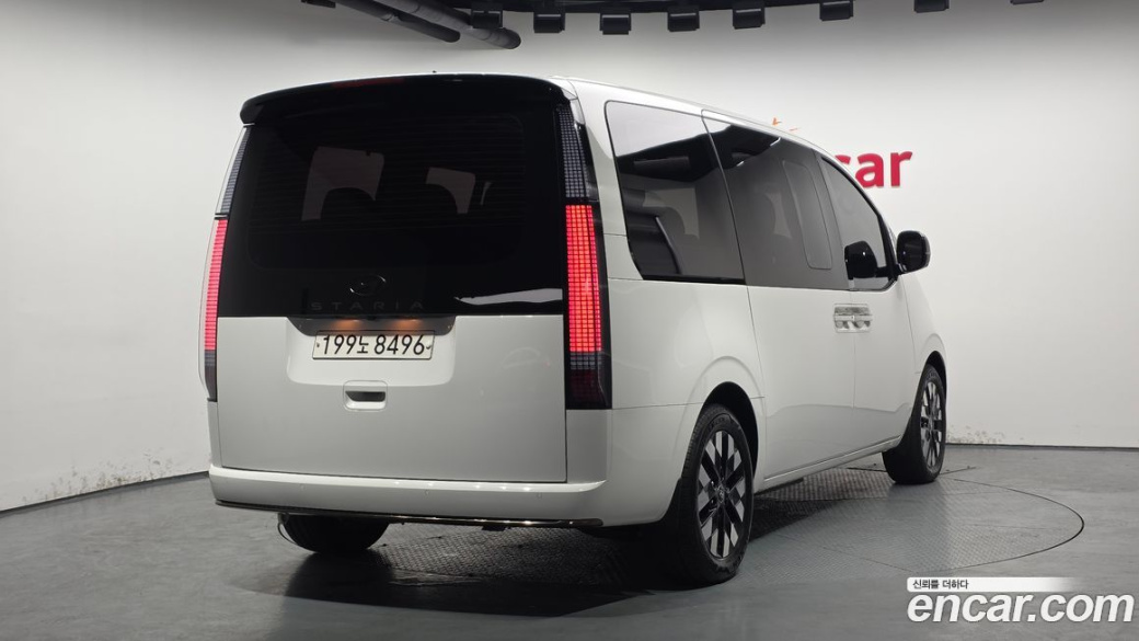 Hyundai Staria Lounge 7-Seater, 2025