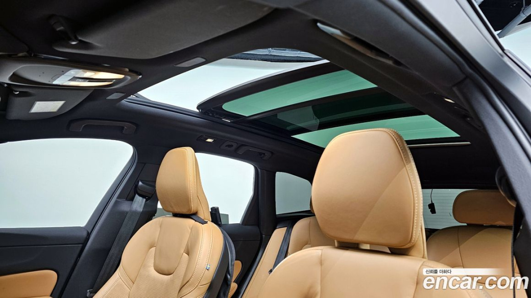 Volvo XC60 B5 Inscription, 2022