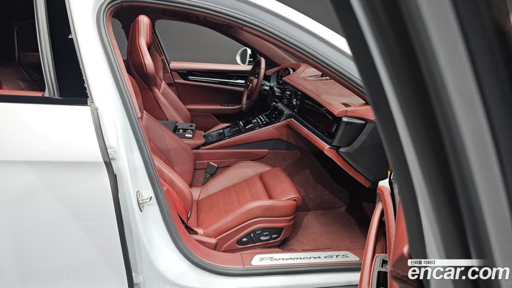 Porsche Panamera 4.0 GTS, 2025