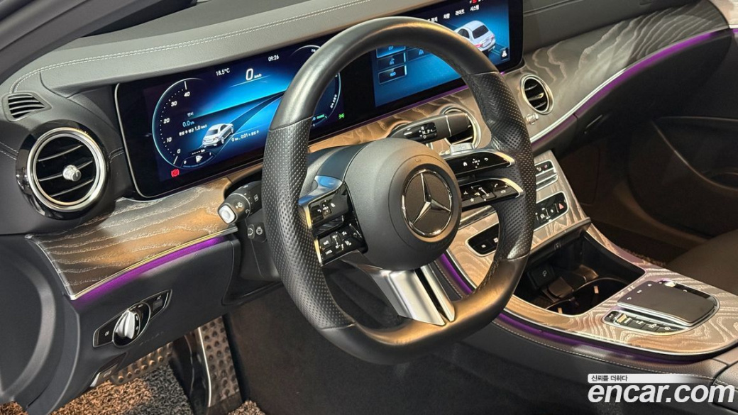 Mercedes-Benz E-Class E350 4MATIC AMG Line, 2022