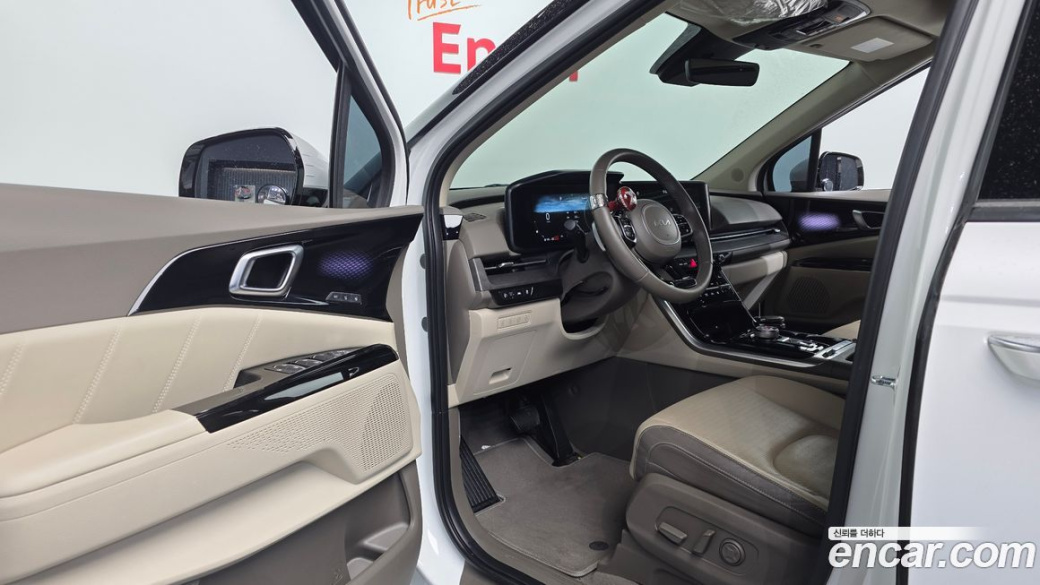 Kia Carnival 9-Seater Signature, 2023