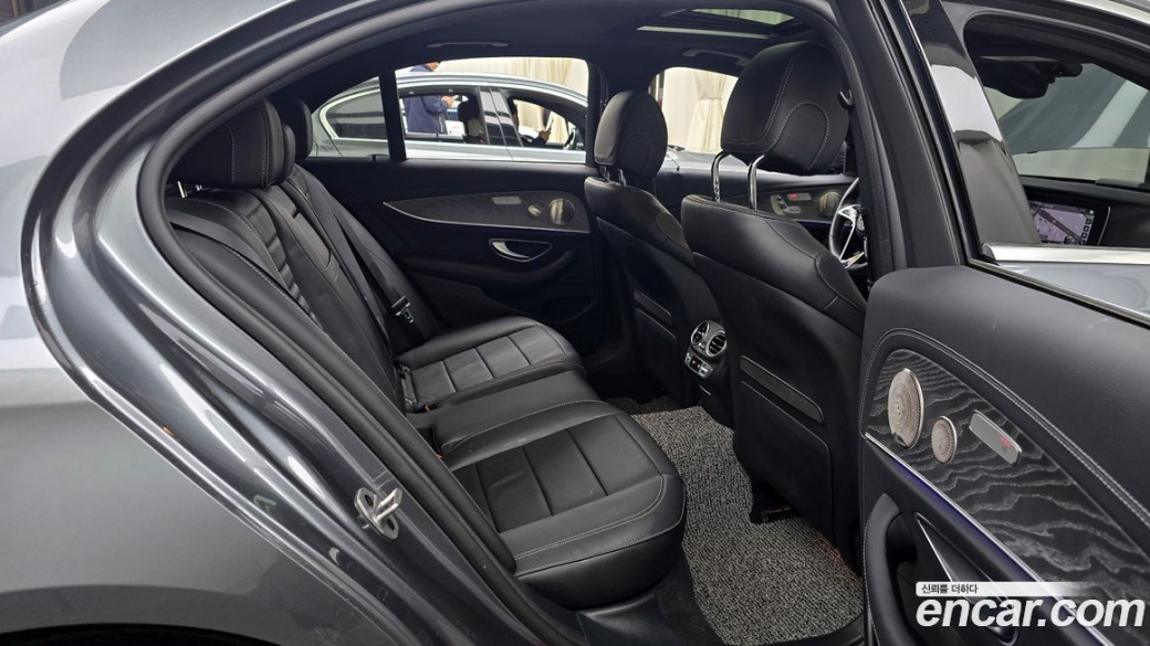 Mercedes-Benz E-Class E350 4MATIC Exclusive, 2023