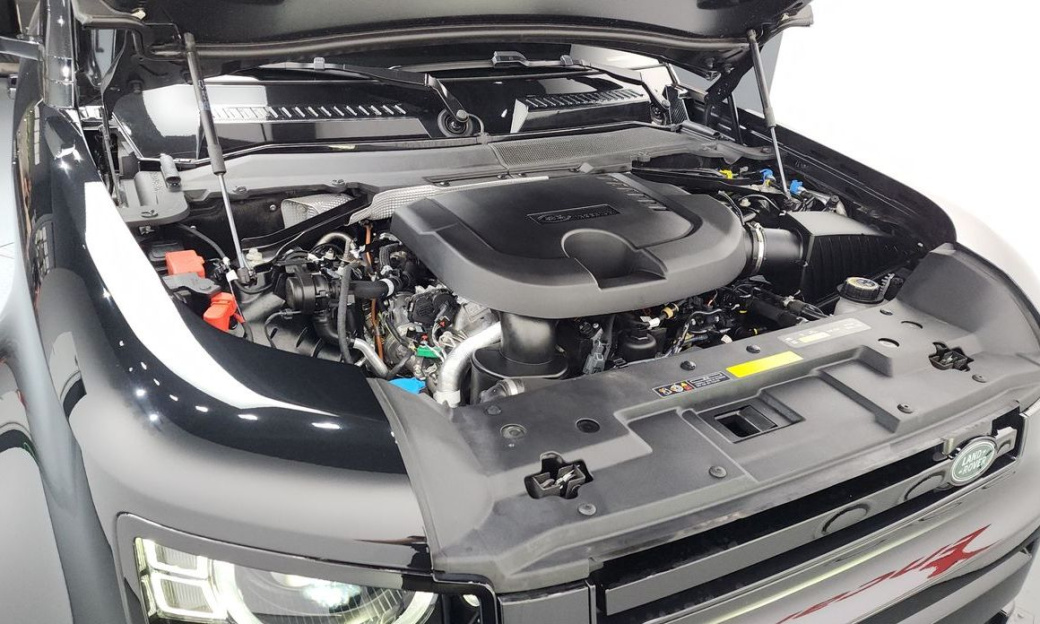 Land Rover Defender 110 D300 X-Dynamic HSE, 2025