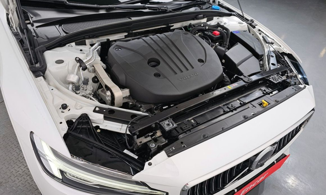 Volvo S60 B5 Ultimate Bright, 2024