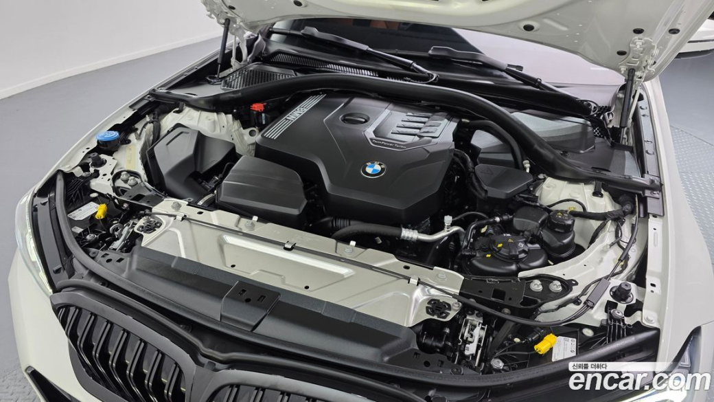 BMW 3-Series 320i M Sport, 2023