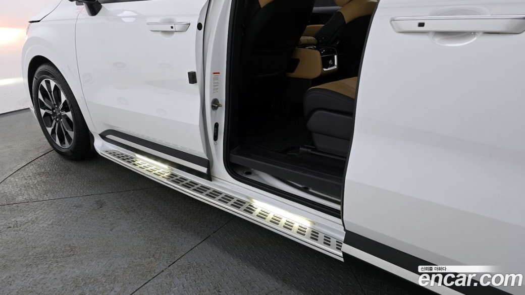 Kia Carnival 9-Seater Noblesse, 2023