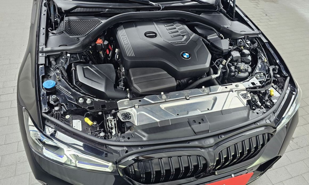 BMW 3-Series 320i M Sport, 2024