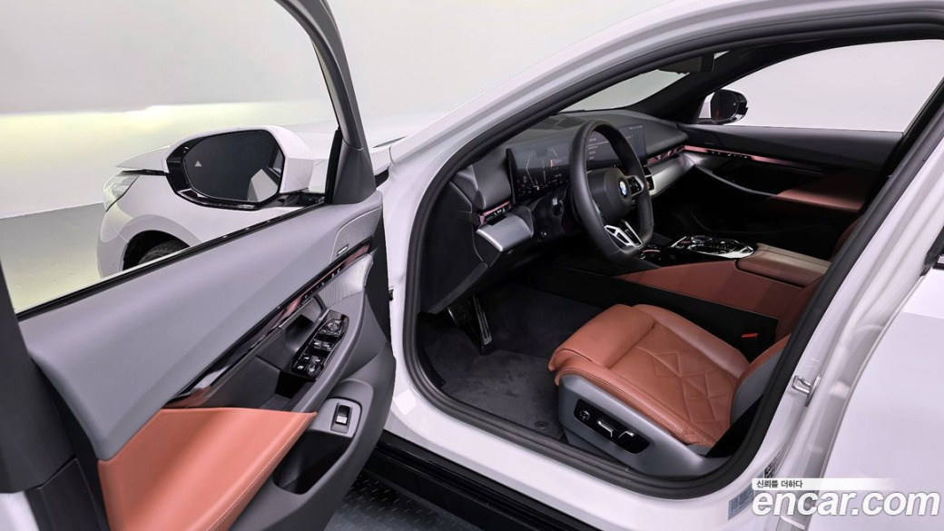 BMW 5-Series 530i xDrive M Sport, 2025