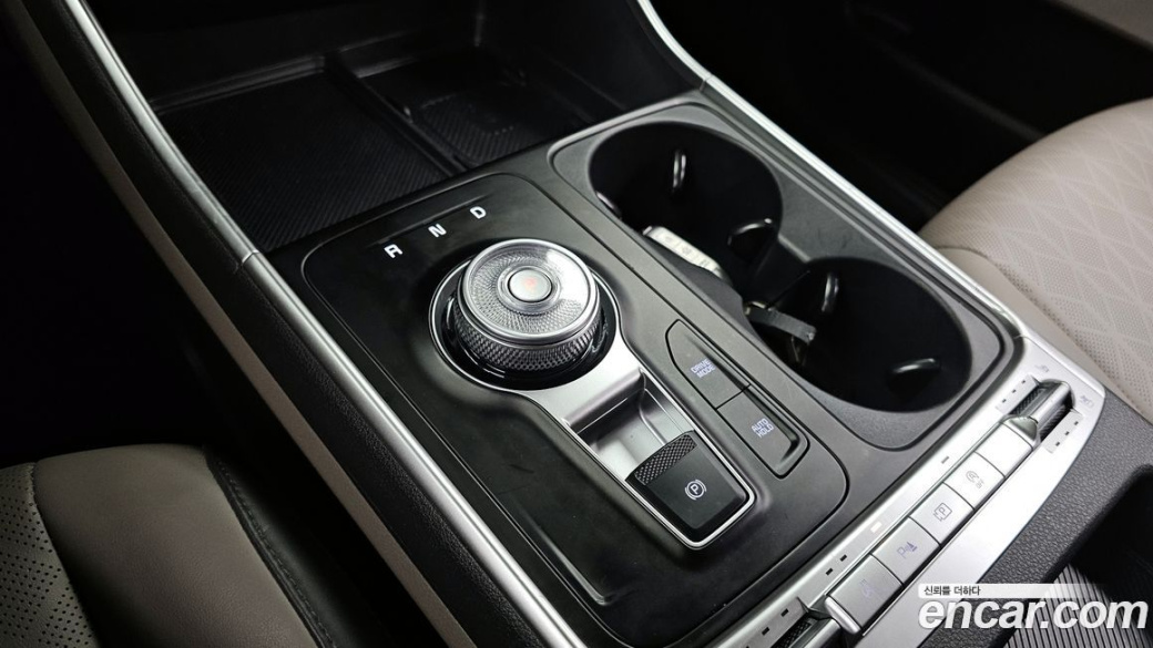 Kia Carnival 9-Seater Prestige, 2024