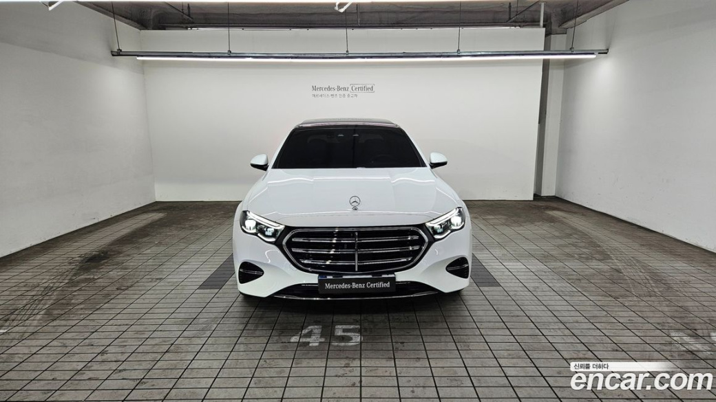 Mercedes-Benz E-Class E300 4MATIC Exclusive, 2024