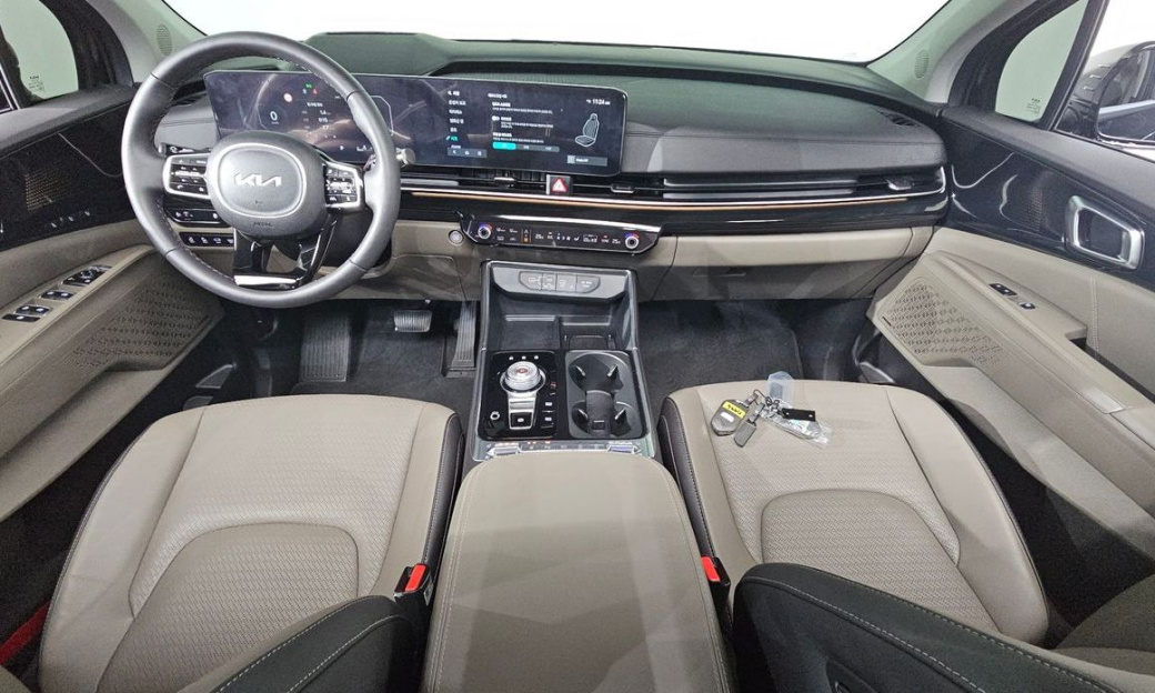 Kia Carnival 7-Seater Gravity, 2024
