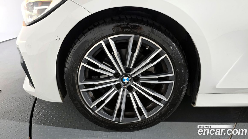 BMW 3-Series 320i M Sport, 2022