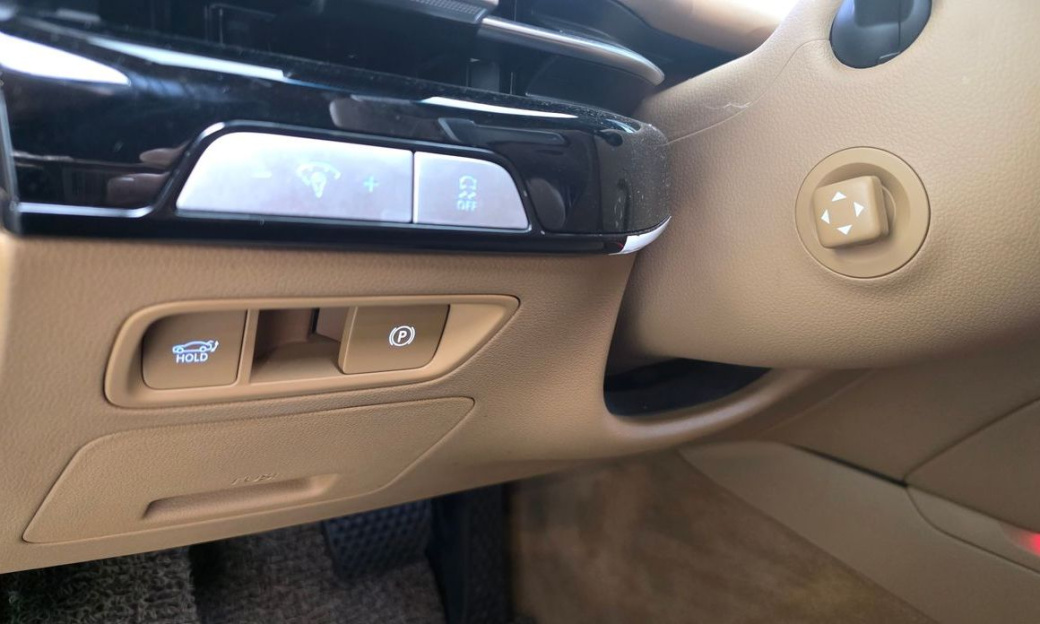 Genesis G80 Gasoline 2.5 Turbo 2WD, 2025