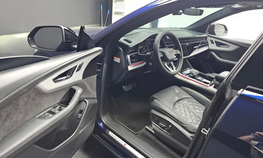 Audi Q8 55 TFSI Quattro Premium, 2022