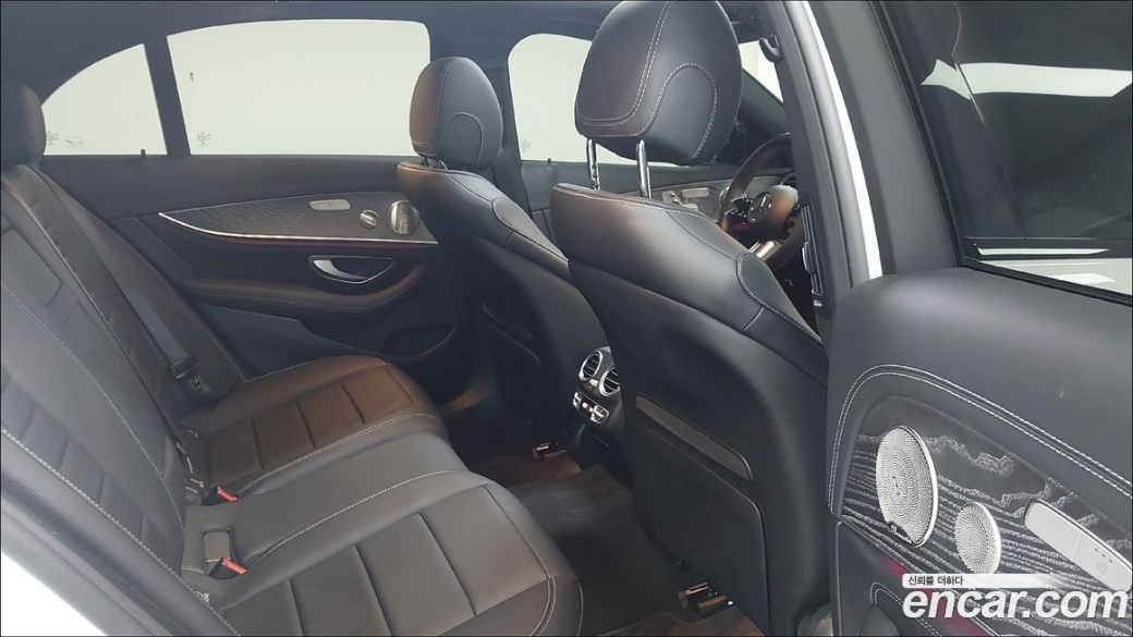 Mercedes-Benz E-Class E350 4MATIC AMG Line, 2023