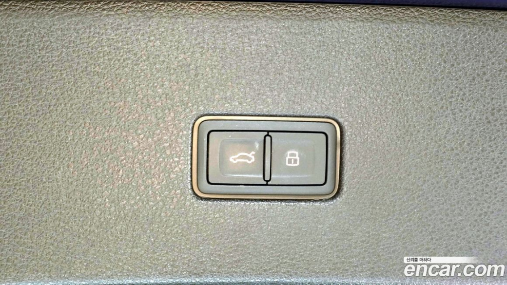 Audi Q8 55 TFSI Quattro Premium, 2022