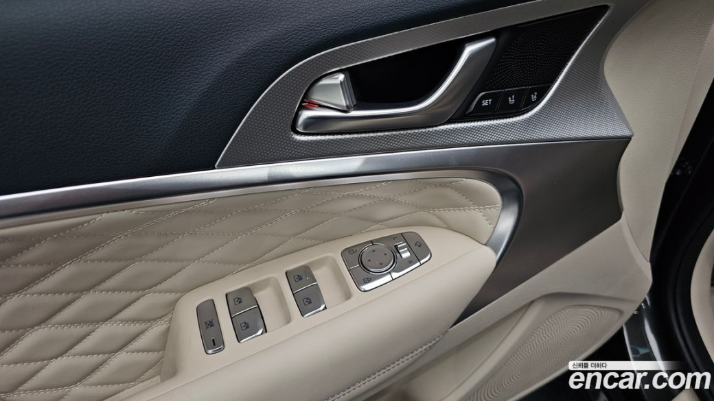 Genesis G70 Gasoline 2.5T 4WD, 2025