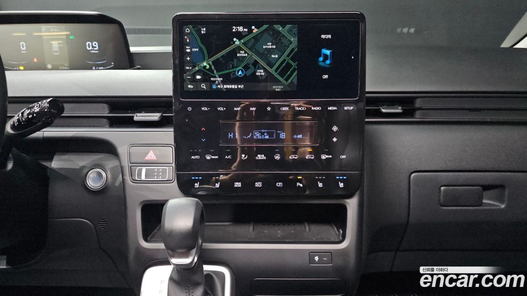 Hyundai Staria Tourer 9-Seater, 2024