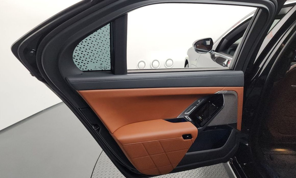 BMW 7-Series 740i xDrive M Sport, 2025