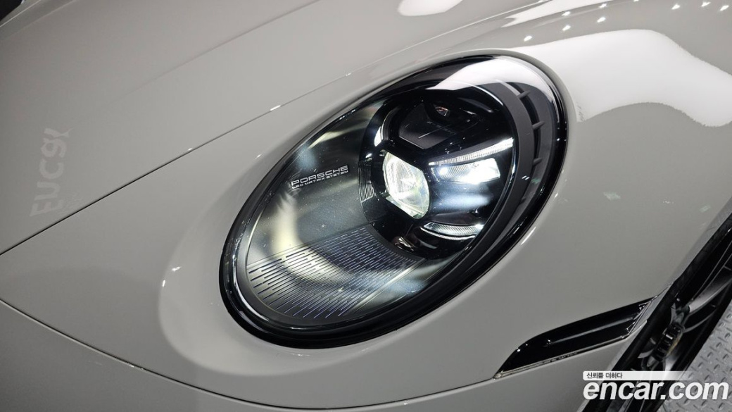 Porsche 911 Carrera 4 GTS, 2022