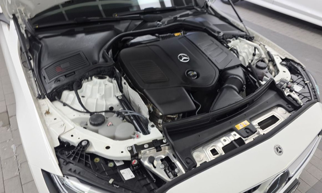 Mercedes-Benz C-Class C300 4MATIC Avantgarde, 2024