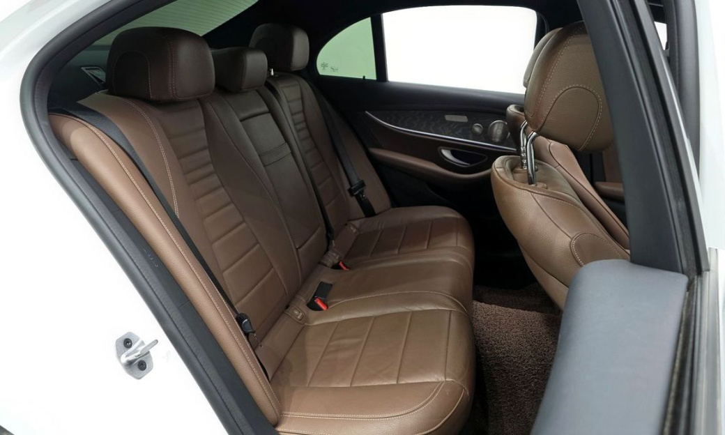 Mercedes-Benz E-Class E350 4MATIC Exclusive, 2023