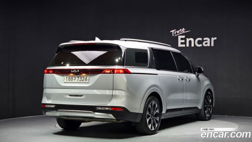 Kia Carnival 7-Seater Signature, 2023