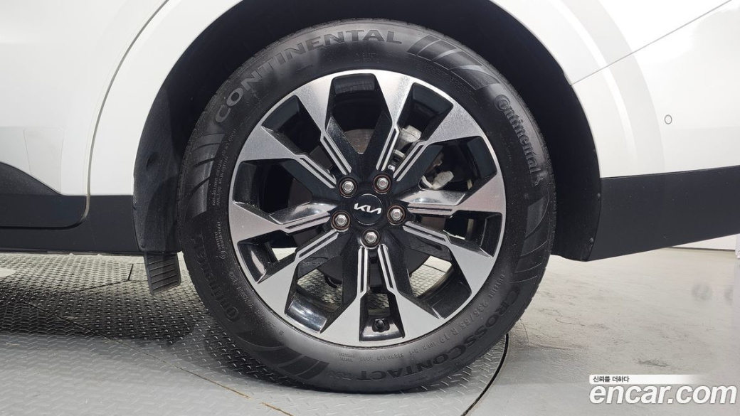 Kia Carnival 9-Seater Signature, 2023