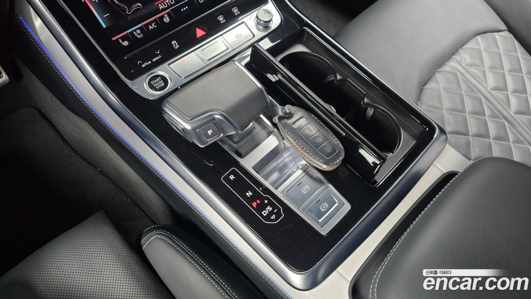 Audi Q8 55 TFSI Quattro Premium, 2023
