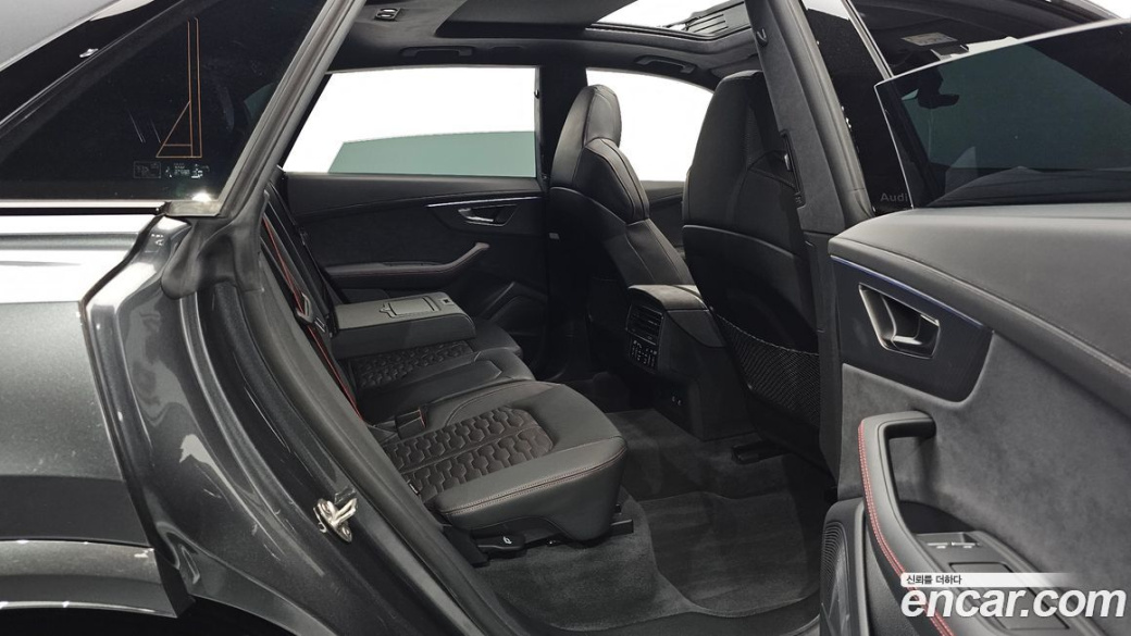 Audi RSQ8 4.0 TFSI Quattro Performance, 2025