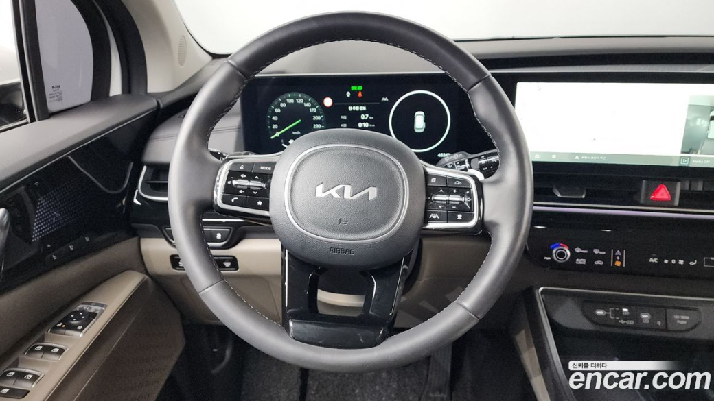 Kia Carnival 9-Seater Signature, 2025