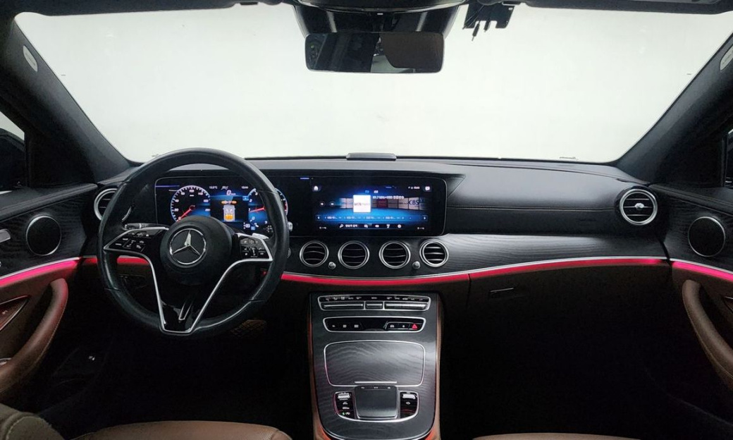 Mercedes-Benz E-Class E250 AMG Line, 2023