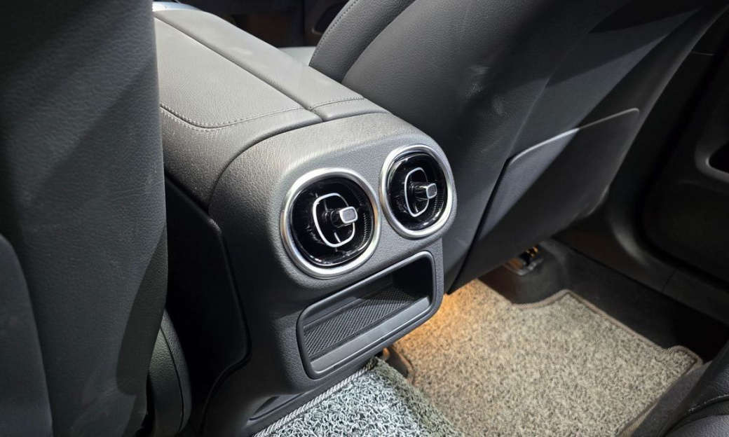 Mercedes-Benz GLC-Class GLC300 4MATIC AMG Line, 2025