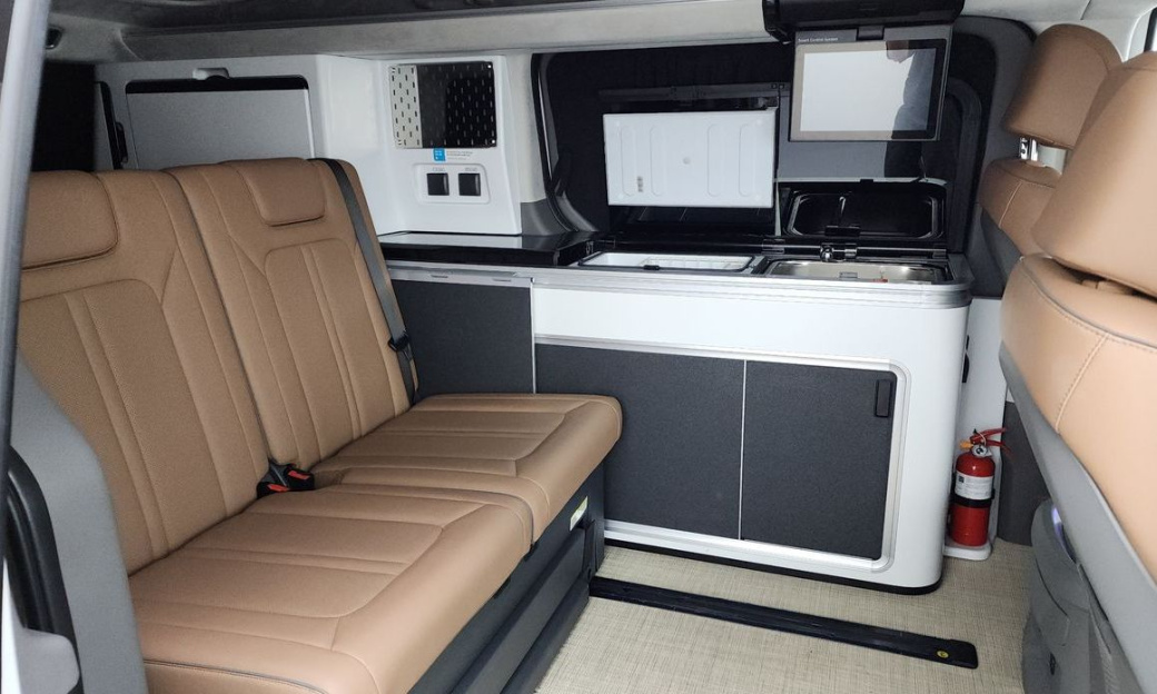Hyundai Staria 2WD Camping Car, 2024
