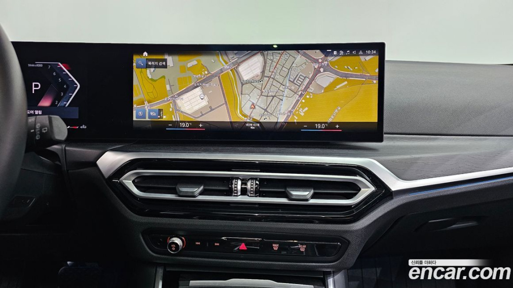 BMW 3-Series 320i Touring, 2024