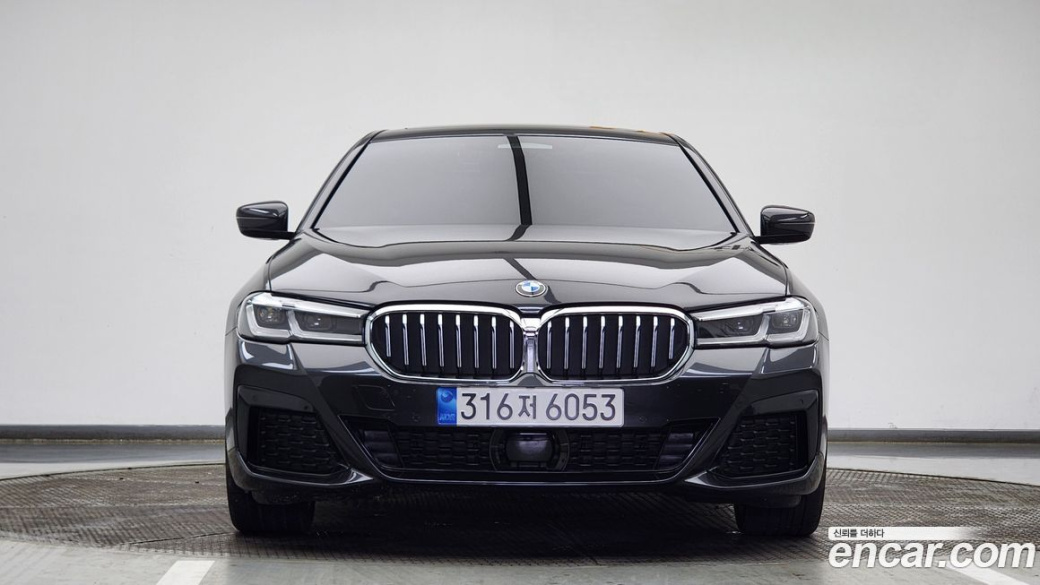 BMW 5-Series 530i M Sport Package, 2022