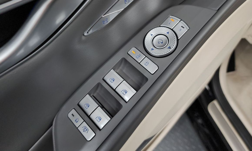 Genesis G80 Gasoline 2.5 Turbo AWD, 2025