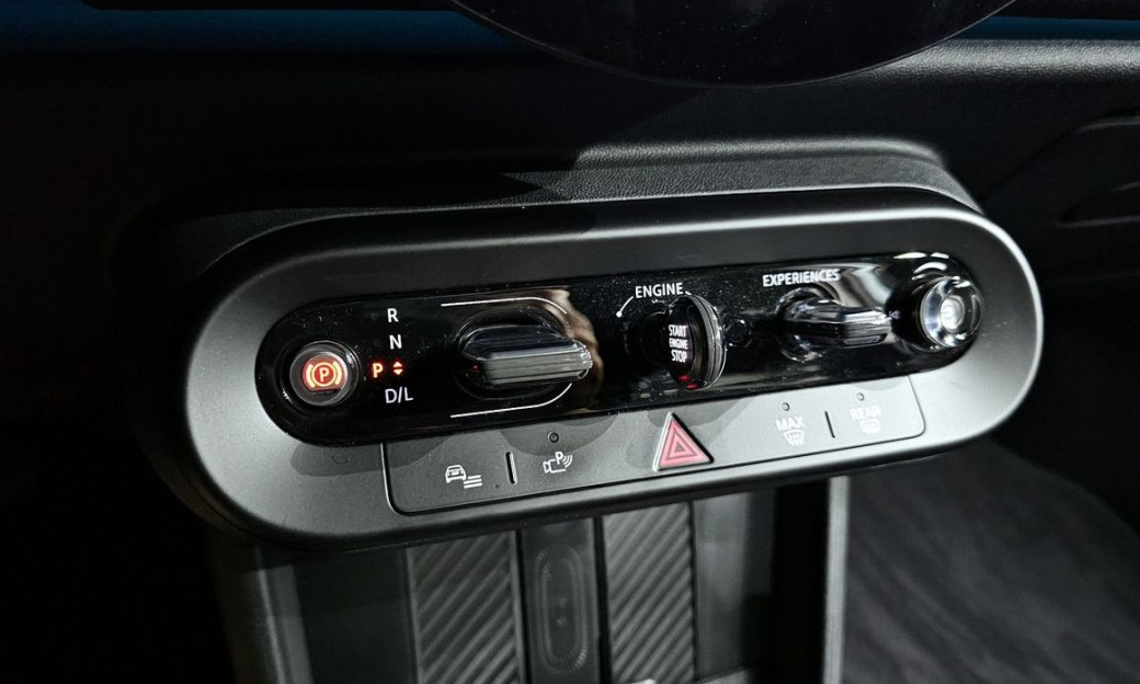 Mini Cooper 5Door Essential, 2025